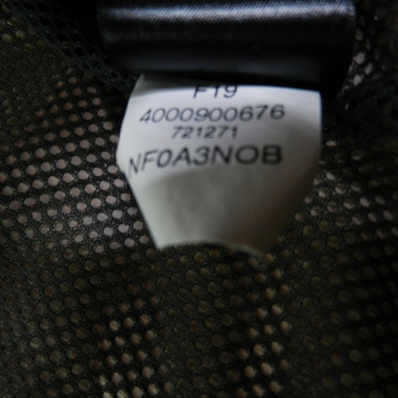 The North Face Jacket Boys Medium Black Mesh Lined Winter Outerwear Skiing - Picture 10 of 14